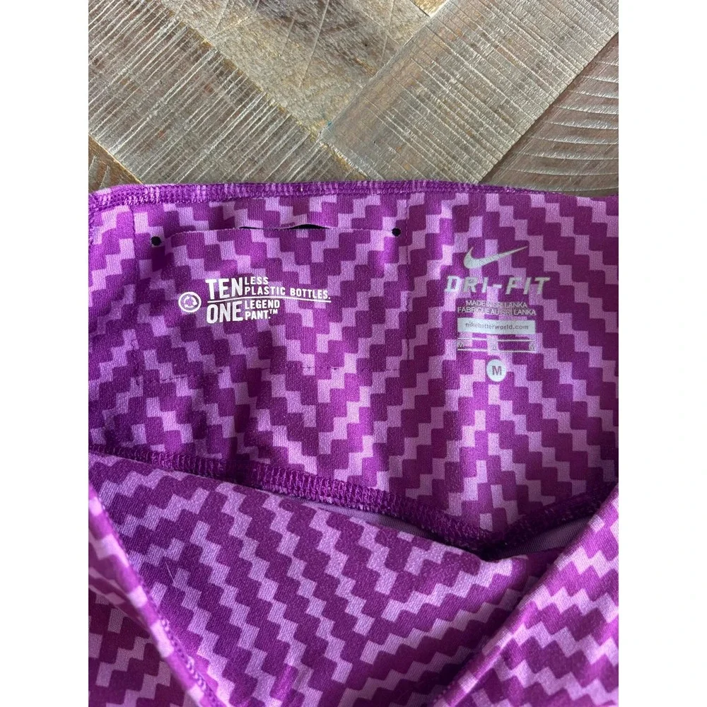 Nike Legend Dri-FIT Purple Chevron Zigzag Cropped Leggings Womens Size M